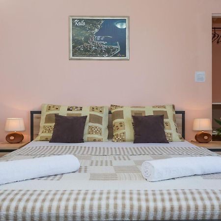 Apartments Verica - 15 M From Beach Krilo Εξωτερικό φωτογραφία